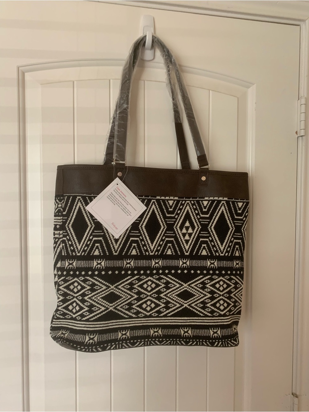 Thirty-One Reversible Tote - Picture 4 of 9